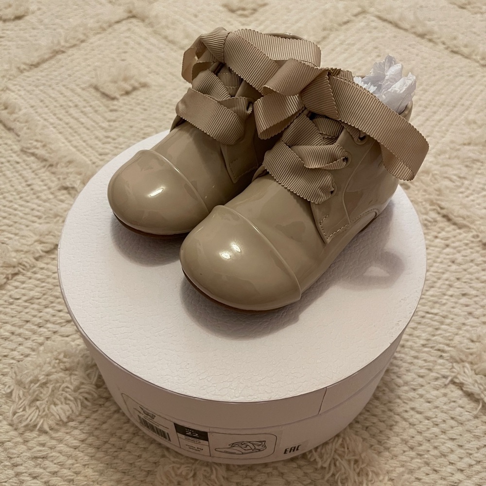Age of innocence Jane boots